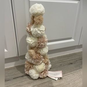 Cupcakes and cashmere Pom Pom Christmas tree NWT